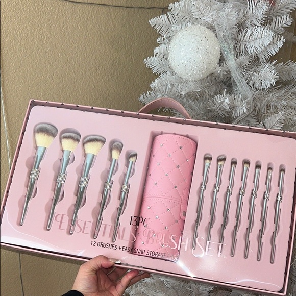 Pink Essentials 13PC Brush Set - Picture 4 of 5